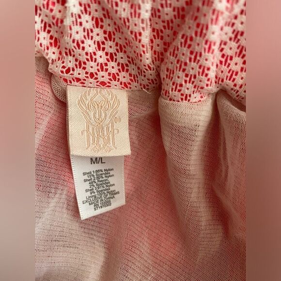 We Are HAH Long Skit Womens Size M/L Beige/ Pink Lace Tulle Pockets - Picture 2 of 15